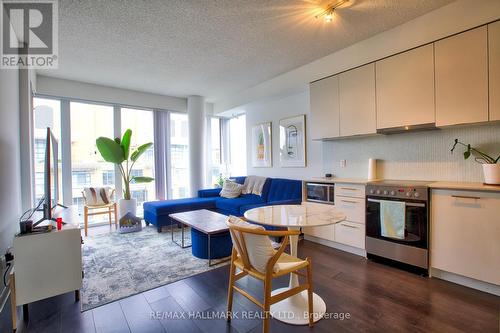 1603 - 435 Richmond Street W, Toronto, ON - Indoor Photo Showing Kitchen