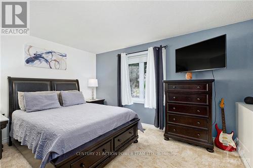 13065 Riverside Drive, South Dundas, ON - Indoor Photo Showing Bedroom