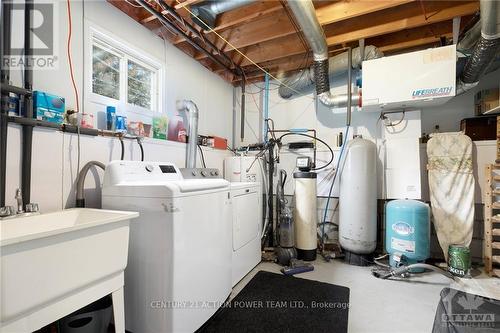 13065 Riverside Drive, South Dundas, ON - Indoor Photo Showing Laundry Room