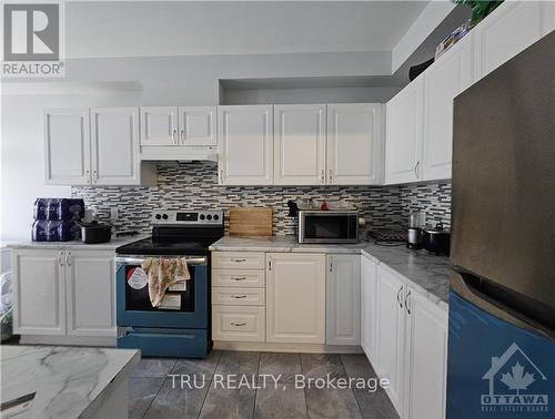 2148 Winsome Terrace, Ottawa, ON - Indoor Photo Showing Kitchen