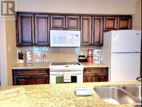 2010 - 90 Highland Drive, Oro-Medonte, ON - Indoor Photo Showing Kitchen With Double Sink