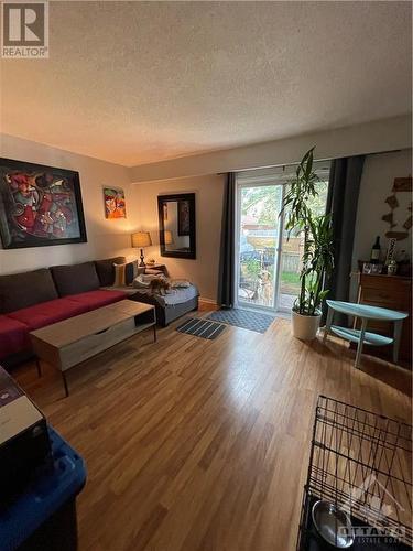 459E Moodie Drive, Ottawa, ON - Indoor Photo Showing Living Room