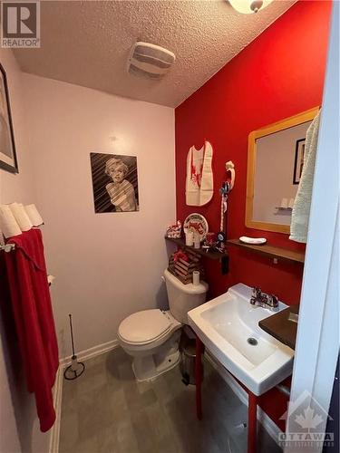 459E Moodie Drive, Ottawa, ON - Indoor Photo Showing Bathroom