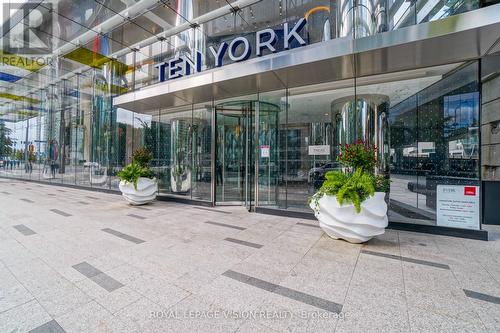 2401 - 10 York Street, Toronto, ON - Outdoor