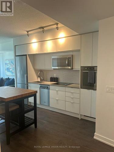 2401 - 10 York Street, Toronto, ON - Indoor Photo Showing Kitchen