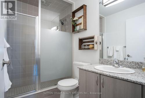 513 - 1638 Bloor Street W, Toronto, ON - Indoor Photo Showing Bathroom