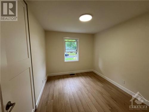 895 Rex Avenue, Ottawa, ON - Indoor Photo Showing Other Room