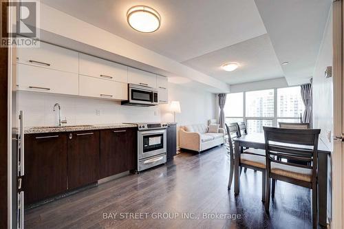 1708 - 5162 Yonge Street, Toronto, ON - Indoor Photo Showing Kitchen