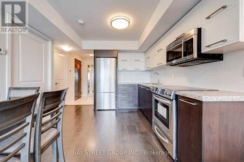 1708 - 5162 Yonge Street, Toronto, ON - Indoor Photo Showing Kitchen