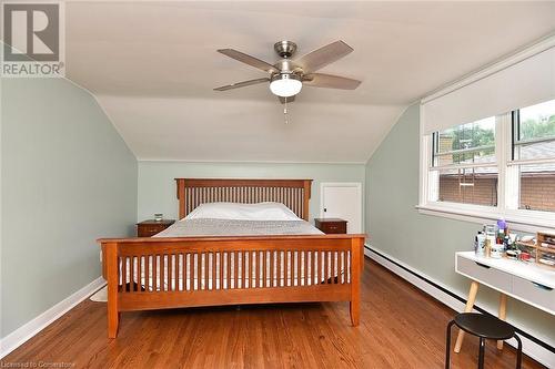 141 S Reid Avenue S, Hamilton, ON - Indoor Photo Showing Bedroom