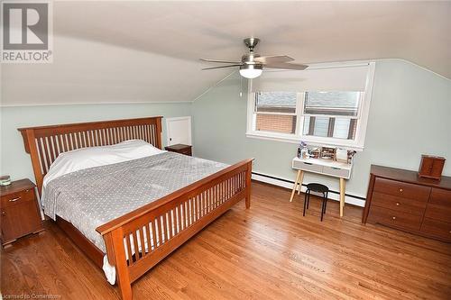 141 S Reid Avenue S, Hamilton, ON - Indoor Photo Showing Bedroom