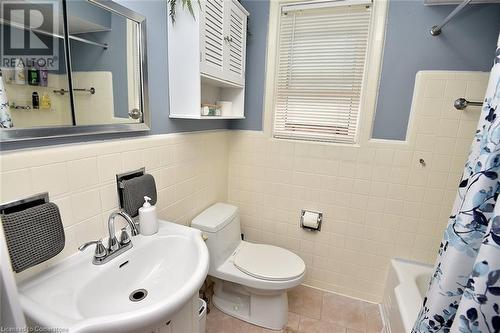 141 S Reid Avenue S, Hamilton, ON - Indoor Photo Showing Bathroom