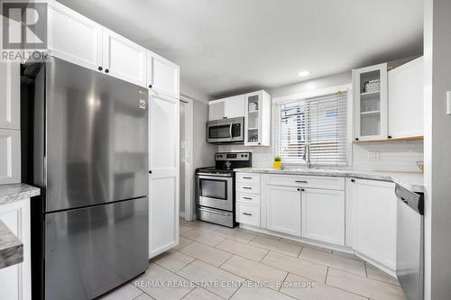 169 Pinedale Drive, Kitchener, ON - Indoor Photo Showing Kitchen