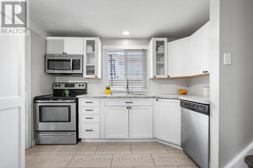 169 Pinedale Drive, Kitchener, ON - Indoor Photo Showing Kitchen