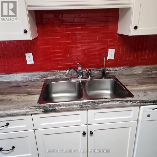 4 - 399 Springbank Avenue N, Woodstock, ON - Indoor Photo Showing Kitchen With Double Sink