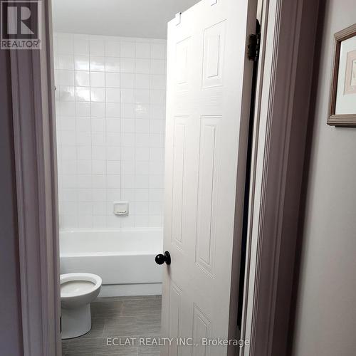 4 - 399 Springbank Avenue N, Woodstock, ON - Indoor Photo Showing Bathroom