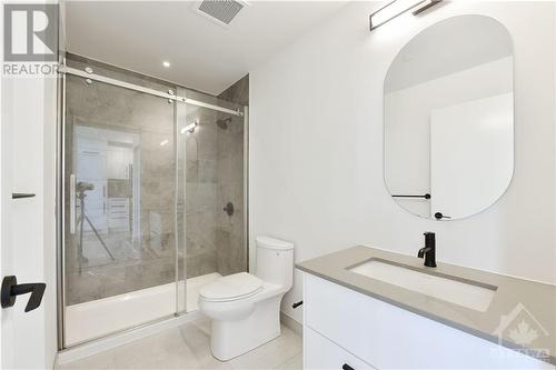 560 Rideau Street Unit#611, Ottawa, ON - Indoor Photo Showing Bathroom