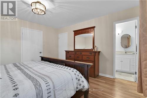 109 Lochiel Street S, Renfrew, ON - Indoor Photo Showing Bedroom