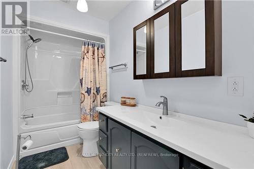 109 Lochiel Street S, Renfrew, ON - Indoor Photo Showing Bathroom