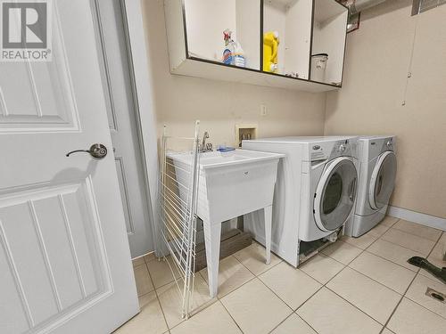 3Xxx Burke St, Burnaby, BC - Indoor Photo Showing Laundry Room