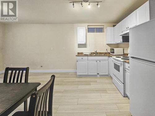 3Xxx Burke St, Burnaby, BC - Indoor Photo Showing Kitchen With Double Sink