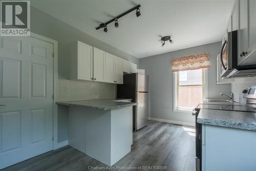 45 Richmond Street, Chatham, ON - Indoor Photo Showing Kitchen