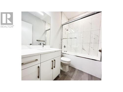 125 Calgary Avenue Unit# 101, Penticton, BC - Indoor Photo Showing Bathroom