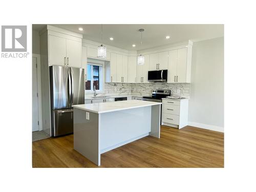 125 Calgary Avenue Unit# 101, Penticton, BC - Indoor Photo Showing Kitchen With Upgraded Kitchen