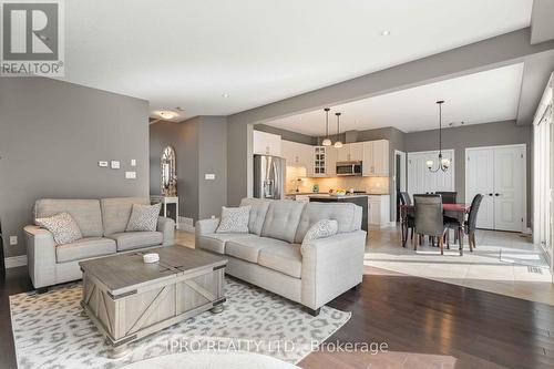 21 Melody Lane, East Luther Grand Valley, ON - Indoor Photo Showing Living Room