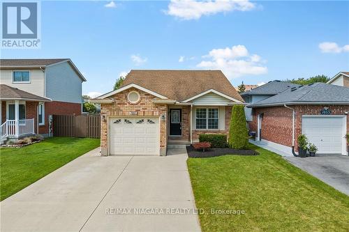 7467 Monastery Drive, Niagara Falls, ON - Outdoor With Facade