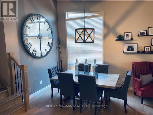 7467 Monastery Drive, Niagara Falls, ON - Indoor Photo Showing Dining Room