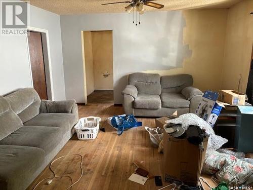 224 3Rd Avenue W, Canora, SK - Indoor Photo Showing Living Room