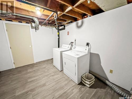 500 2Nd Avenue Nw, Swift Current, SK - Indoor Photo Showing Laundry Room