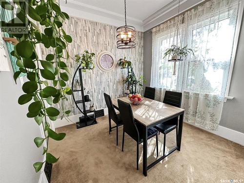 500 2Nd Avenue Nw, Swift Current, SK - Indoor Photo Showing Dining Room