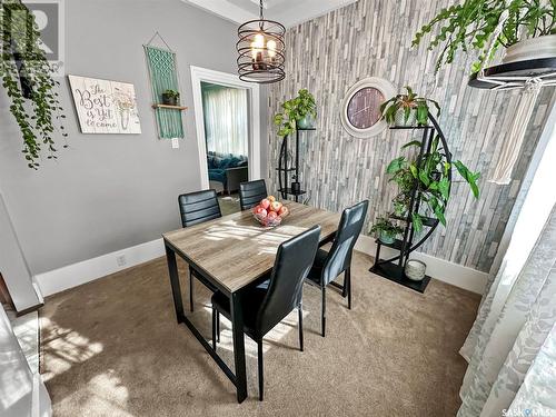 500 2Nd Avenue Nw, Swift Current, SK - Indoor Photo Showing Dining Room