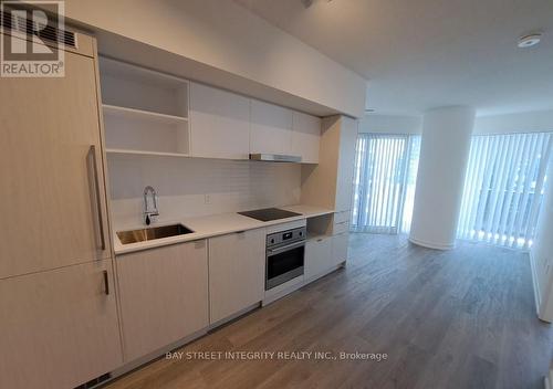 2709 - 55 Cooper Street, Toronto, ON - Indoor Photo Showing Kitchen