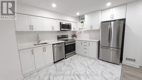 Bsmt - 17 Brower Avenue, Richmond Hill, ON - Indoor Photo Showing Kitchen With Stainless Steel Kitchen