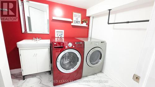 Bsmt - 17 Brower Avenue, Richmond Hill, ON - Indoor Photo Showing Laundry Room