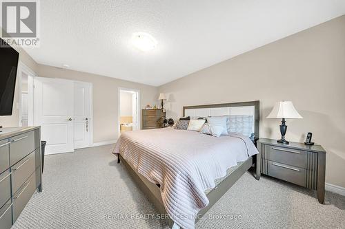 262 Dalgleish Trail, Hamilton, ON - Indoor Photo Showing Bedroom