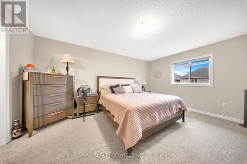 262 Dalgleish Trail, Hamilton, ON - Indoor Photo Showing Bedroom