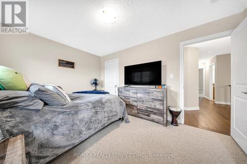 262 Dalgleish Trail, Hamilton, ON - Indoor Photo Showing Bedroom