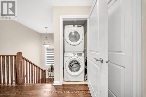 262 Dalgleish Trail, Hamilton, ON - Indoor Photo Showing Laundry Room