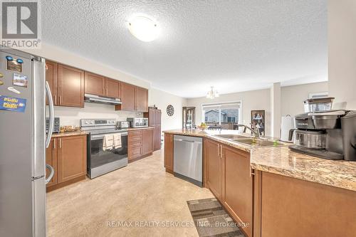 262 Dalgleish Trail, Hamilton, ON - Indoor Photo Showing Kitchen With Double Sink