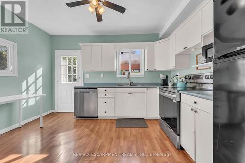 10 Roxborough Avenue, Hamilton, ON - Indoor Photo Showing Kitchen