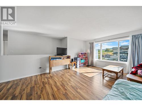 1899 Sage Street, Merritt, BC - Indoor Photo Showing Living Room