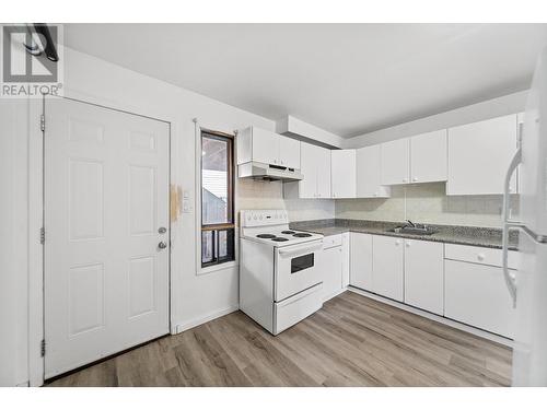 1899 Sage Street, Merritt, BC - Indoor Photo Showing Kitchen