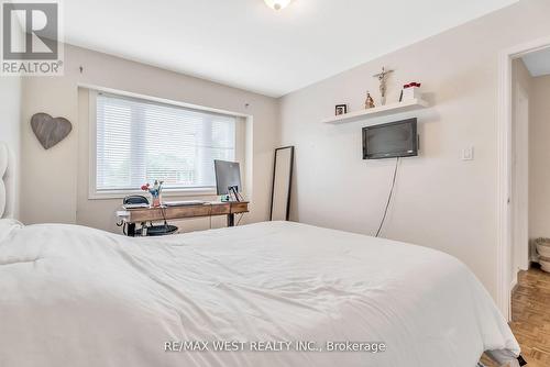 103 Bernice Crescent, Toronto, ON - Indoor Photo Showing Bedroom