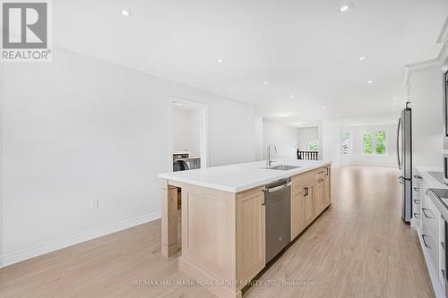 22 Kerfoot Crescent, Georgina, ON - Indoor Photo Showing Kitchen