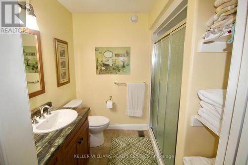 110 A 13Th Avenue, Hanover, ON - Indoor Photo Showing Bathroom