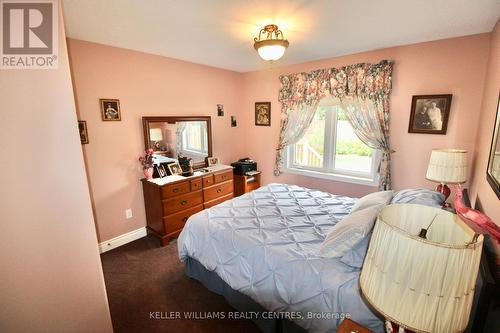 110 A 13Th Avenue, Hanover, ON - Indoor Photo Showing Bedroom